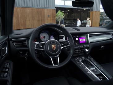 Porsche Macan S — photo 15