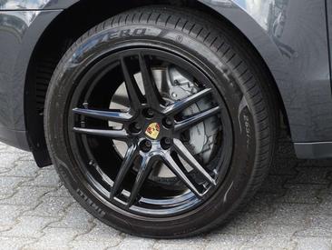 Porsche Macan S — photo 31