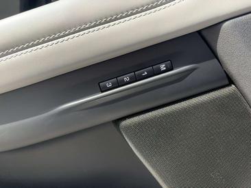 Land Rover Range Rover Evoque P300e — photo 18