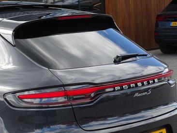Porsche Macan S — photo 43