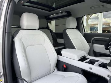 Land Rover Defender 90 Hard Top D250 — photo 3