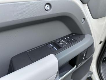 Land Rover Defender 90 Hard Top D250 — photo 28