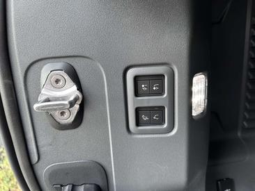 Land Rover Defender 90 Hard Top D250 — photo 29