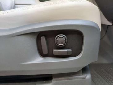 Land Rover Defender 110 P400 MHEV — photo 10