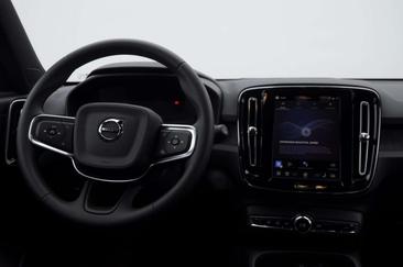 Volvo EX40 Single Motor Extended Range — photo 10