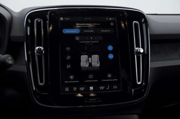 Volvo EX40 Single Motor Extended Range — photo 17
