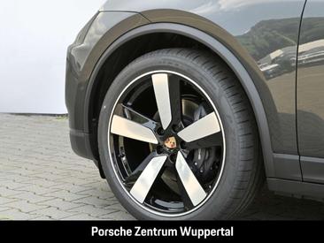 Porsche Macan Electric — photo 6