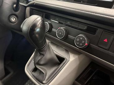 Volkswagen Transporter Van 2.0 TDI 150 — photo 12