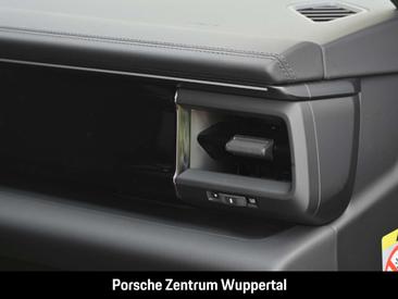 Porsche Macan Electric — photo 22