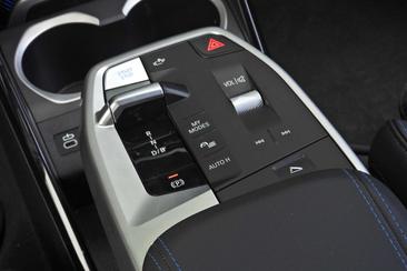 BMW IX2 Coupé SUV XDrive30 — photo 32