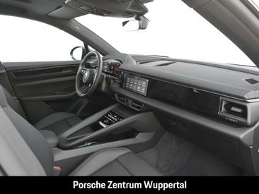 Porsche Macan Electric — photo 23