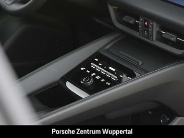 Porsche Macan Electric — photo 25