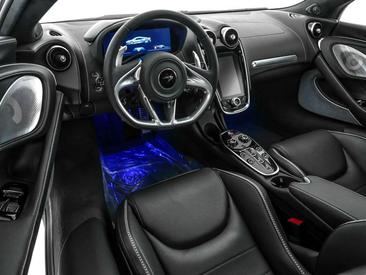 McLaren GT — photo 9