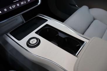 Volvo EX90 Twin Motor — photo 49