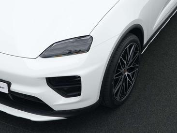 Porsche Macan Electric — photo 8