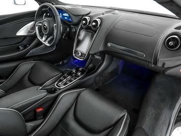 McLaren GT — photo 11