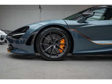 McLaren 720S — photo 9