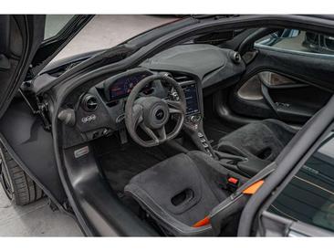 McLaren 720S — photo 11