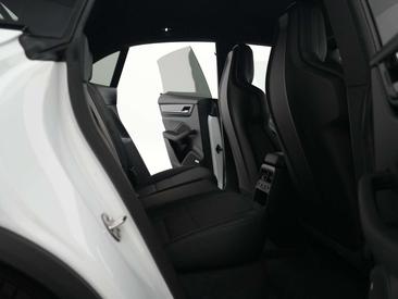Porsche Macan Electric — photo 15