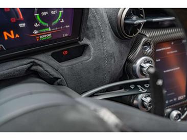 McLaren 720S — photo 23