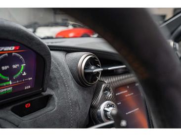 McLaren 720S — photo 24