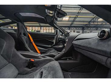 McLaren 720S — photo 32