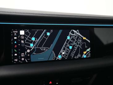 Porsche Macan Electric — photo 30