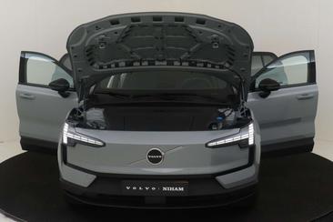 Volvo EX30 Single Motor Extended Range — photo 20