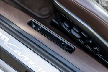 Porsche 911 Carrera S — photo 11