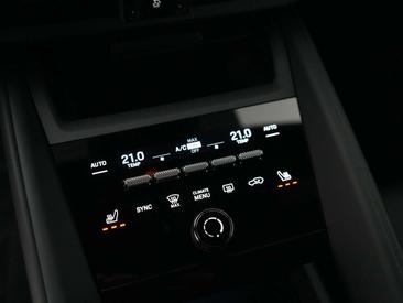 Porsche Macan Electric — photo 35