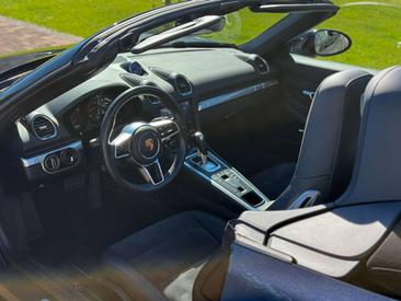 Porsche 718 Cabriolet Boxster — photo 11