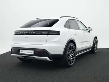 Porsche Macan Electric — photo 38