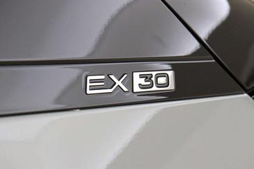 Volvo EX30 Single Motor Extended Range — photo 30