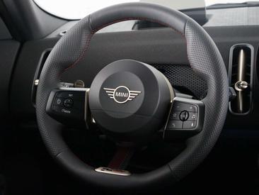 Mini Countryman Cooper SE ALL4 — photo 19