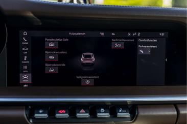 Porsche 911 Carrera S — photo 31