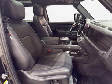 Land Rover Defender 90 D250 MHEV — photo 17
