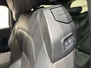 Land Rover Defender 90 D250 MHEV — photo 30