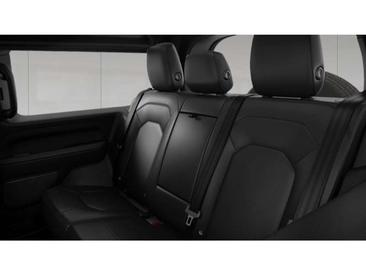 Land Rover Defender 110 D300 MHEV — photo 5