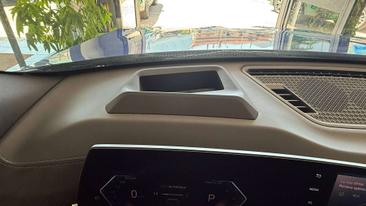 BMW X2 SDrive20d — photo 14