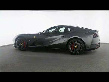 Ferrari 812 Superfast — photo 7