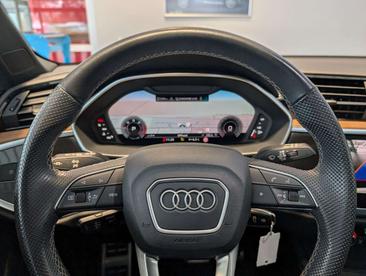 Audi Q3 35 TDI — photo 14