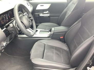 Mercedes GLA 200d — photo 8