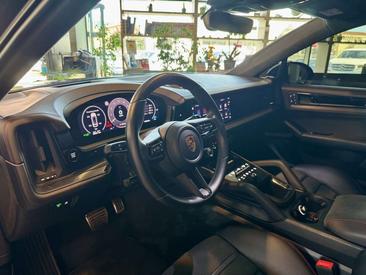 Porsche Cayenne III GTS — photo 11