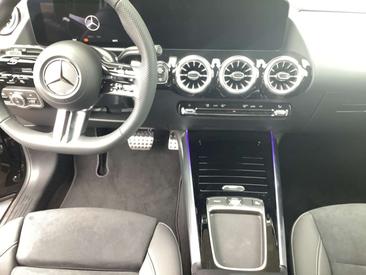 Mercedes GLA 200d — photo 12