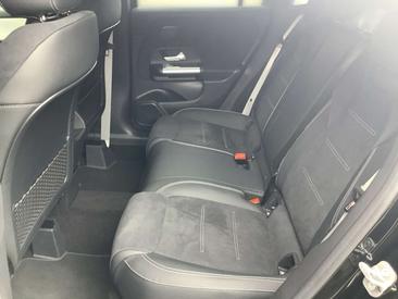 Mercedes GLA 200d — photo 13