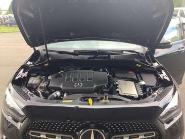 Mercedes GLA 200d — photo 21