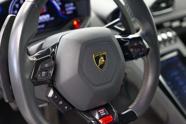 Lamborghini Huracán EVO — photo 10