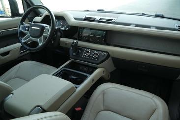 Land Rover Defender 110 P400e — photo 9