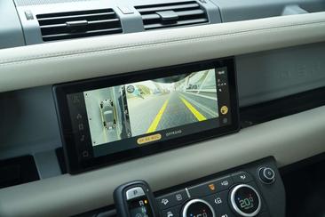 Land Rover Defender 110 P400e — photo 21