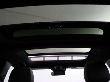 Mercedes GLA 250e — photo 8